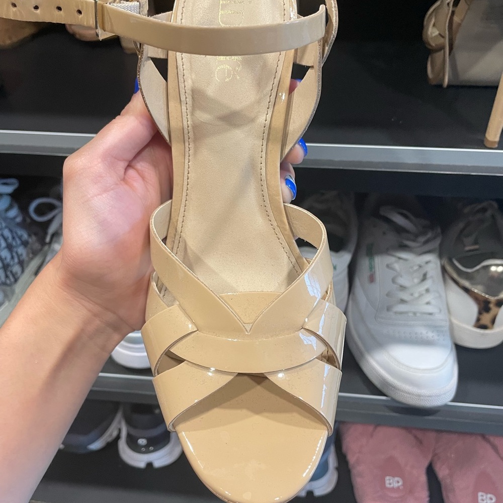 Cream color heels size 9